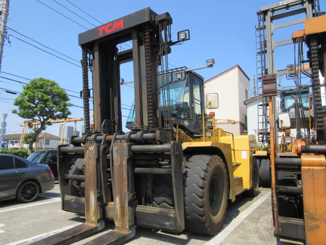 大型中古フォークリフト入荷 - 東洋商会 スタッフ Blog
